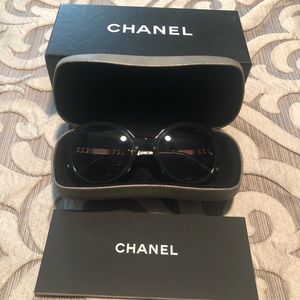 AUTHENTIC CHANEL Green Sunglasses Round EUC